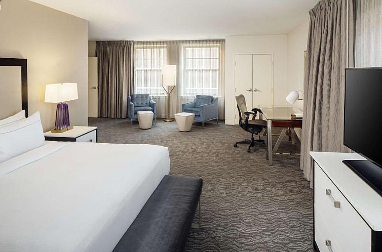 DoubleTree Suites by Hilton Detroit Downtown - Fort Shelby