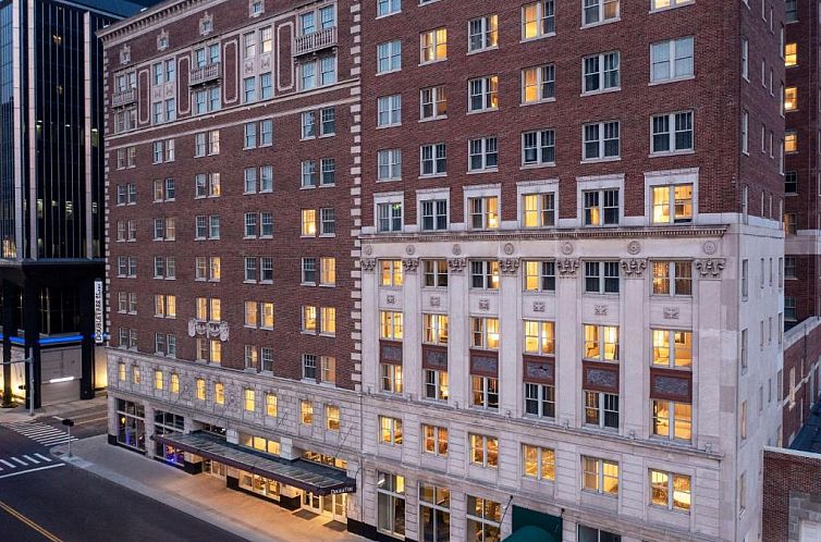 DoubleTree Suites by Hilton Detroit Downtown - Fort Shelby