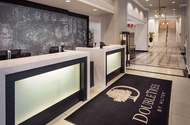 DoubleTree Suites by Hilton Detroit Downtown - Fort Shelby