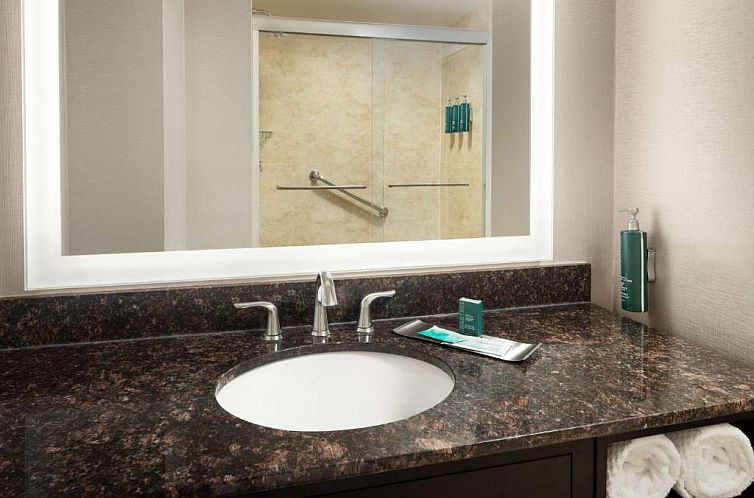 DoubleTree Suites by Hilton Detroit Downtown - Fort Shelby