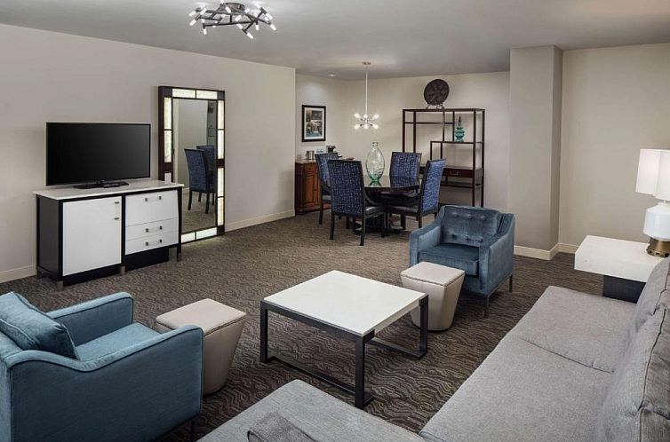 DoubleTree Suites by Hilton Detroit Downtown - Fort Shelby