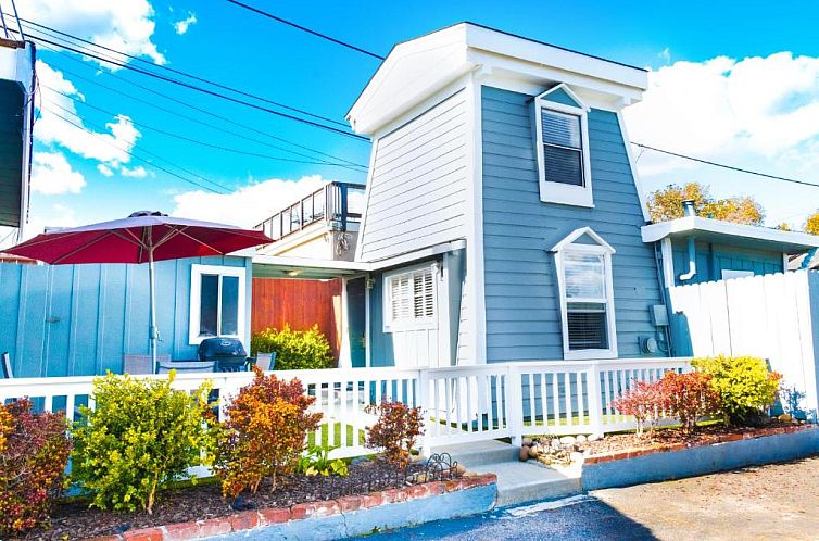 Ocean Echo Inn & Beach Cottages