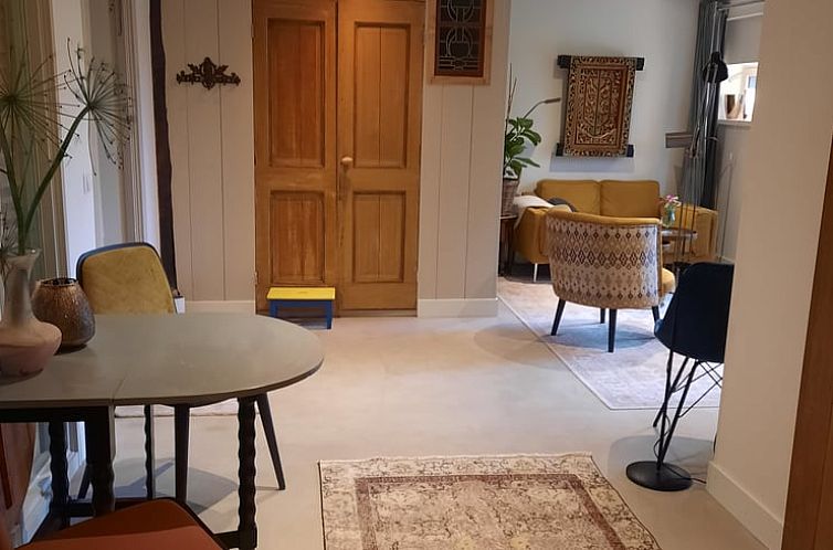 Huisje in Eesergroen