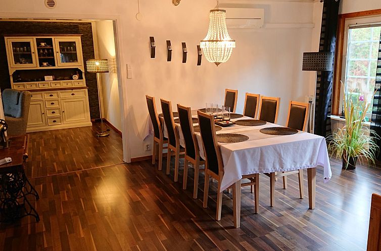 Vakantiehuis Familienfreundliches Ferienhaus mit großem Gar