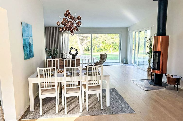 Vakantiehuis Modernes Haus in der Nähe von Strand und Golf 