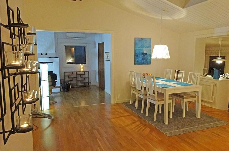 Vakantiehuis Modernes Haus in der Nähe von Strand und Golf 