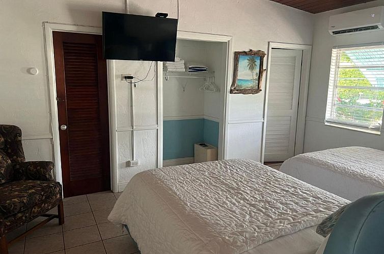 Edgewater Lodge