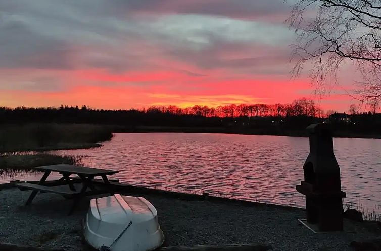 Stuga Trehörnasjön,sauna en trapboot