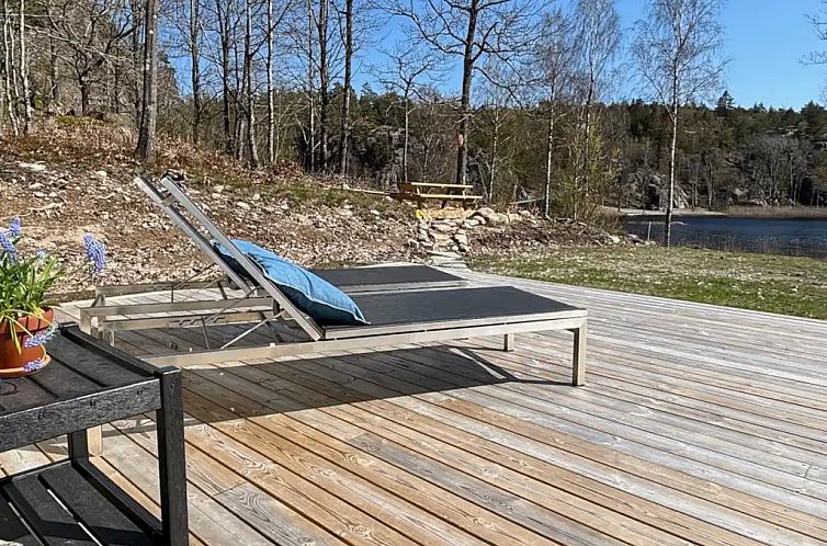 Evenröd Lakehouse