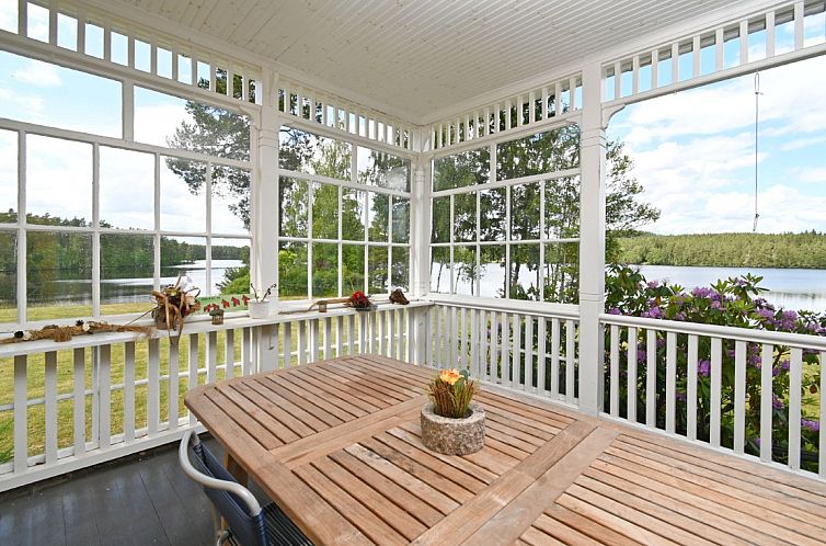 Vrijstaande woning in Hjältevad