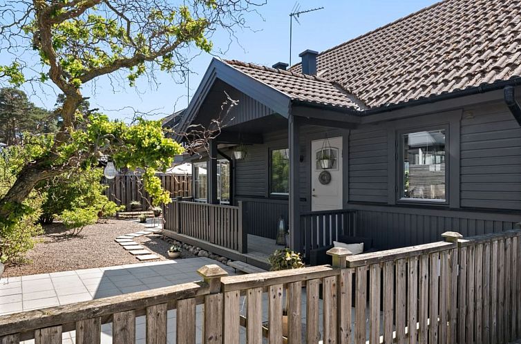 Vakantiehuis "Paradisvägen" direkt am Strand