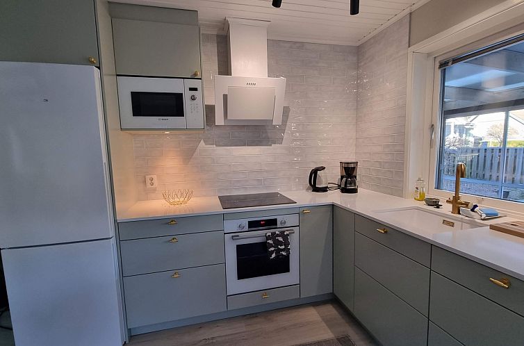 Vakantiehuis "Paradisvägen" direkt am Strand