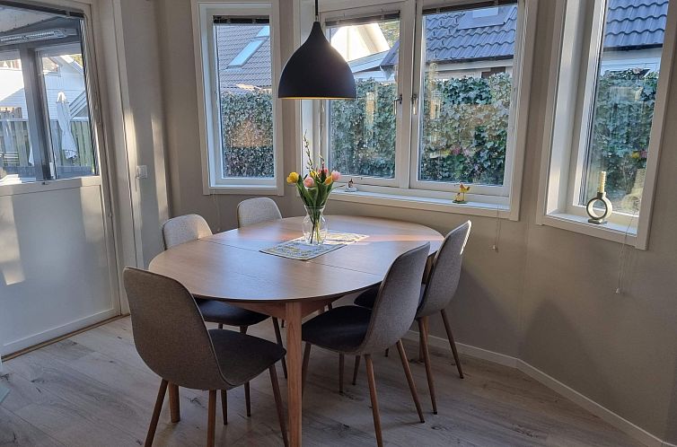 Vakantiehuis "Paradisvägen" direkt am Strand