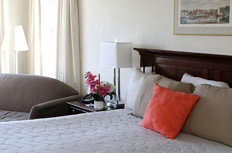 Camden Riverhouse Hotel and Inn