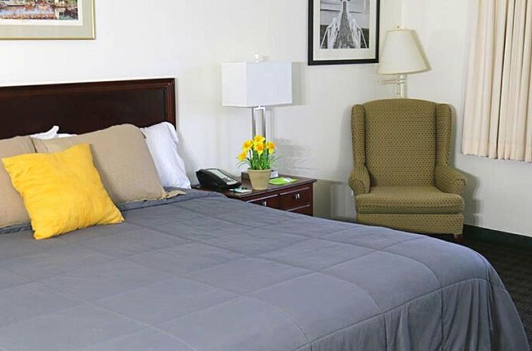 Camden Riverhouse Hotel and Inn