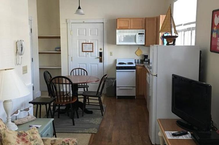 Camden Riverhouse Hotel and Inn