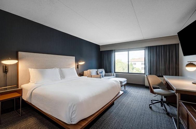 Courtyard Columbus Airport