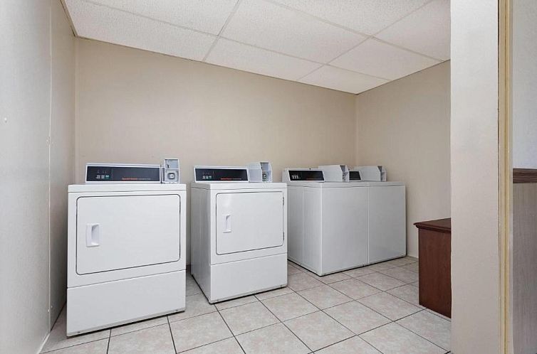 Super 8 by Wyndham Columbus