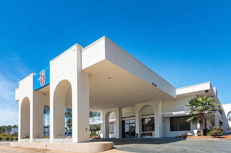 Motel 6-Newnan, GA