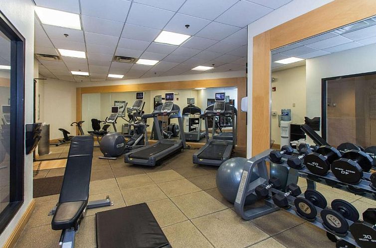 DoubleTree by Hilton Cleveland South