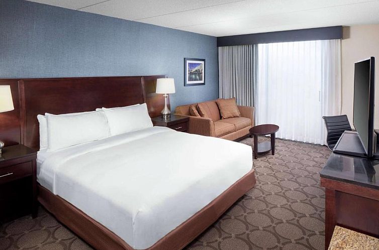 DoubleTree by Hilton Cleveland South