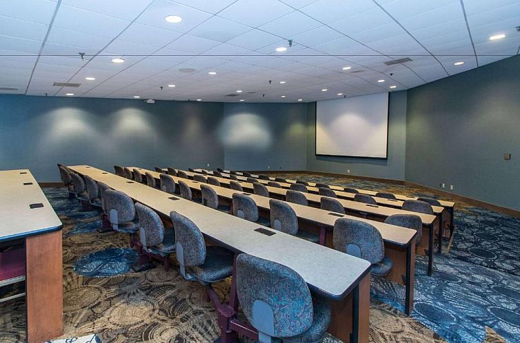 DoubleTree by Hilton Cleveland South