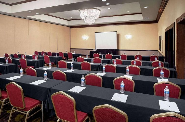 DoubleTree by Hilton Cleveland South