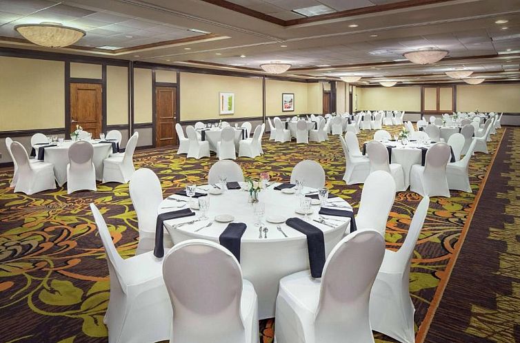 DoubleTree by Hilton Cleveland South