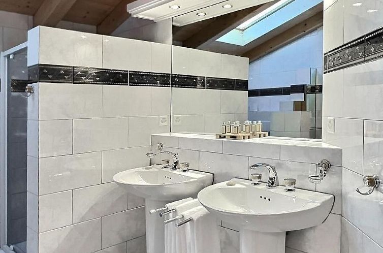 Vakantiehuis Orion - Luxuriöse Duplex Wohnung in Grindelwal