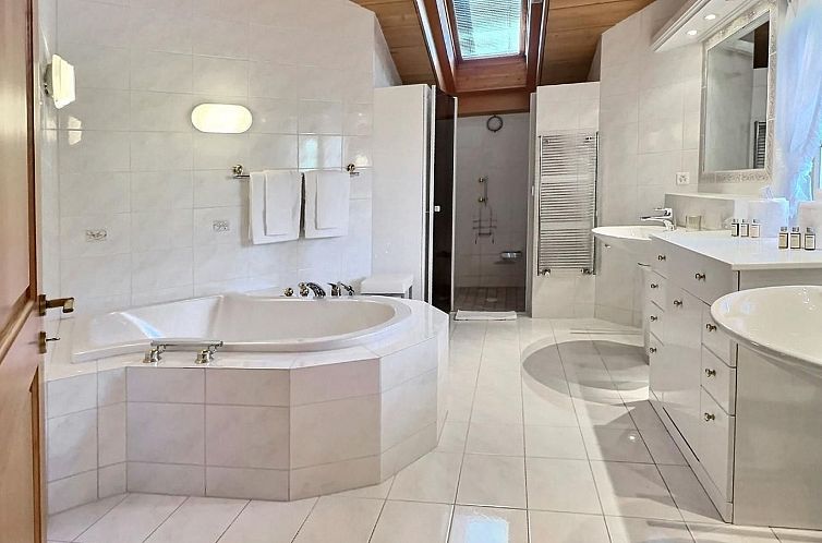 Vakantiehuis Orion - Luxuriöse Duplex Wohnung in Grindelwal