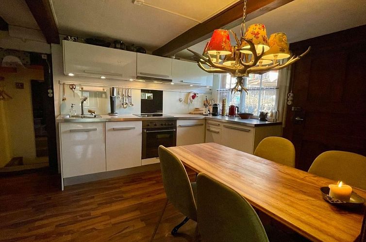 Vakantiehuis Chalet-Hausteil mit Garten im Dorfkern