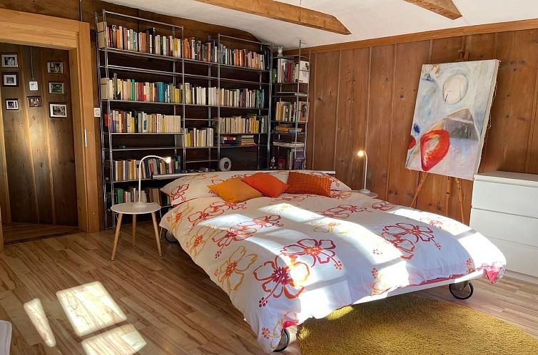 Vakantiehuis Chalet-Hausteil mit Garten im Dorfkern