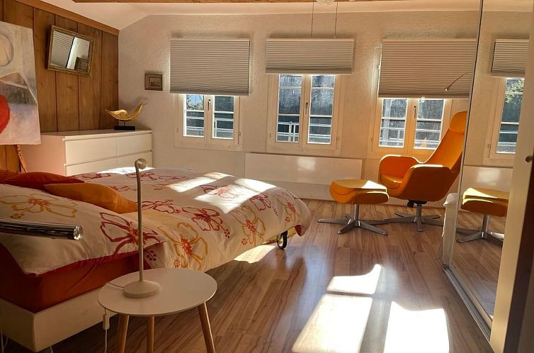 Vakantiehuis Chalet-Hausteil mit Garten im Dorfkern