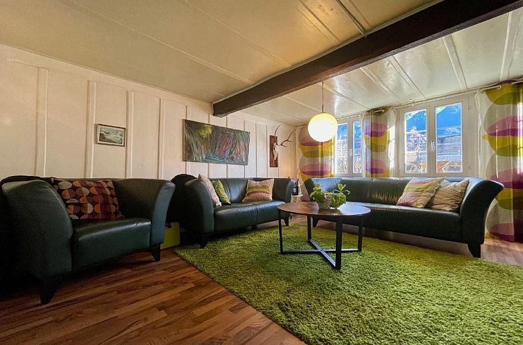 Vakantiehuis Chalet-Hausteil mit Garten im Dorfkern