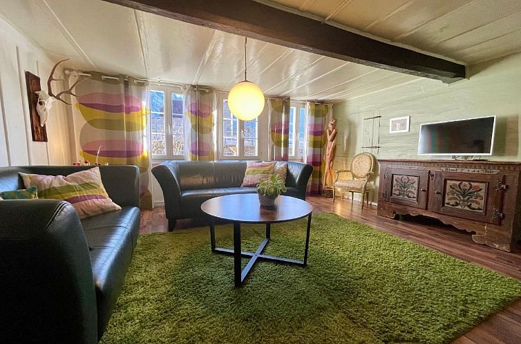 Vakantiehuis Chalet-Hausteil mit Garten im Dorfkern