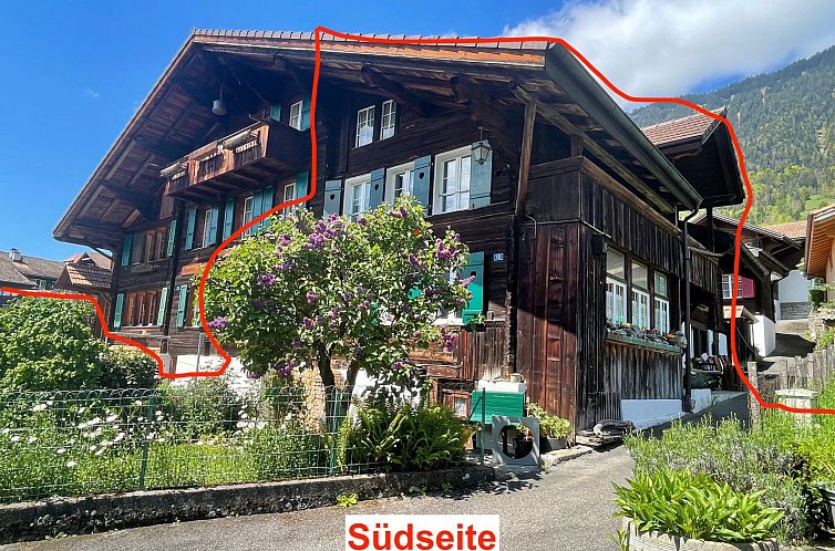 Vakantiehuis Chalet-Hausteil mit Garten im Dorfkern