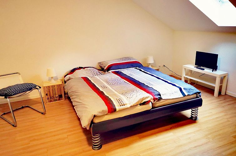 Guest house 1807404 - Apartment Berner Oberland - Appartement B&B am Berntor Doppelzimmer, Dusche und Bad, WC 
