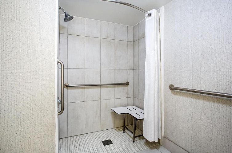 Holiday Inn Express Hotel & Suites Fort Wayne, an IHG Hotel