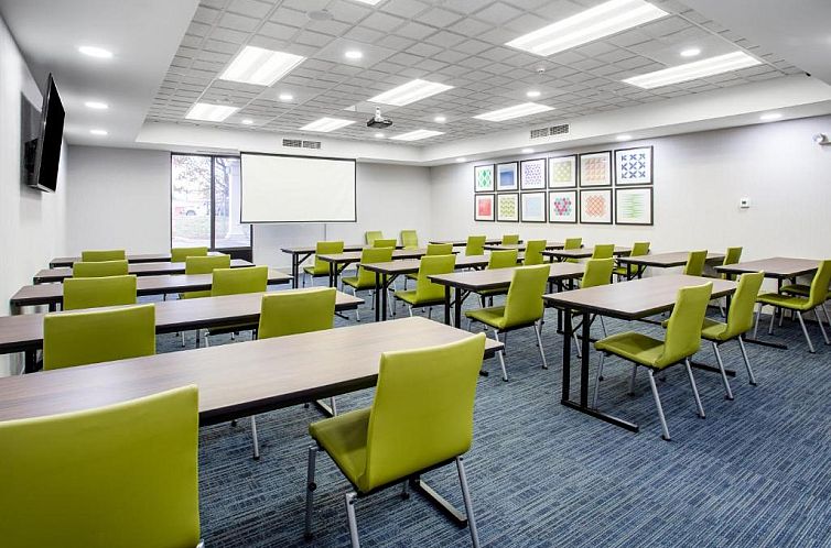 Holiday Inn Express Hotel & Suites Fort Wayne, an IHG Hotel