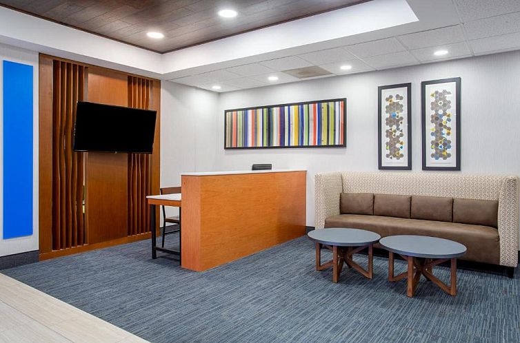 Holiday Inn Express Hotel & Suites Fort Wayne, an IHG Hotel