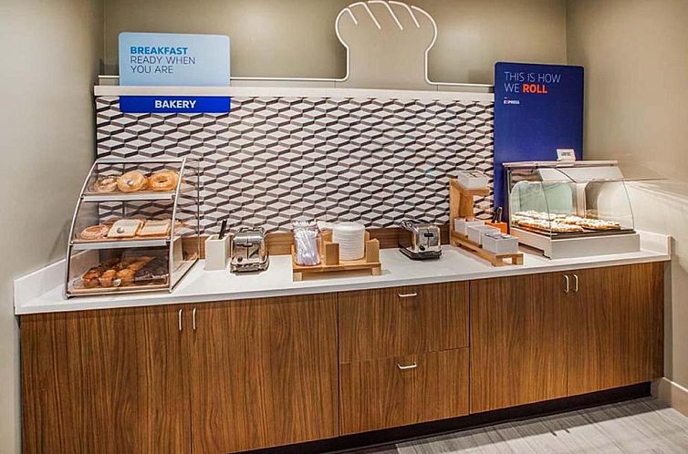 Holiday Inn Express Hotel & Suites Fort Wayne, an IHG Hotel