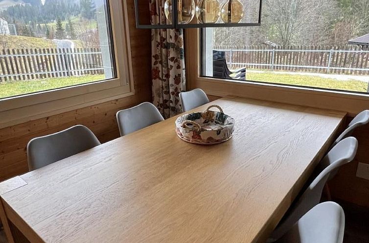 Appartement Berg-Ferienwohnung  im Chalet  Zirbeli