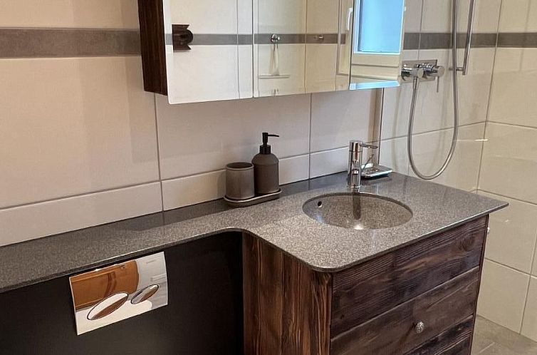 Appartement Berg-Ferienwohnung  im Chalet  Zirbeli