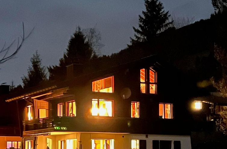 Appartement Berg-Ferienwohnung  im Chalet  Zirbeli