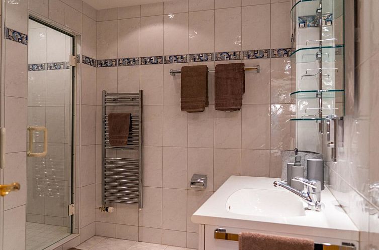 Appartement 3.5 Zimmer Wohnung mit Südbalkon, 4 Betten