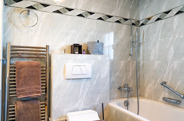 Appartement 3.5 Zimmer Wohnung mit Südbalkon, 4 Betten
