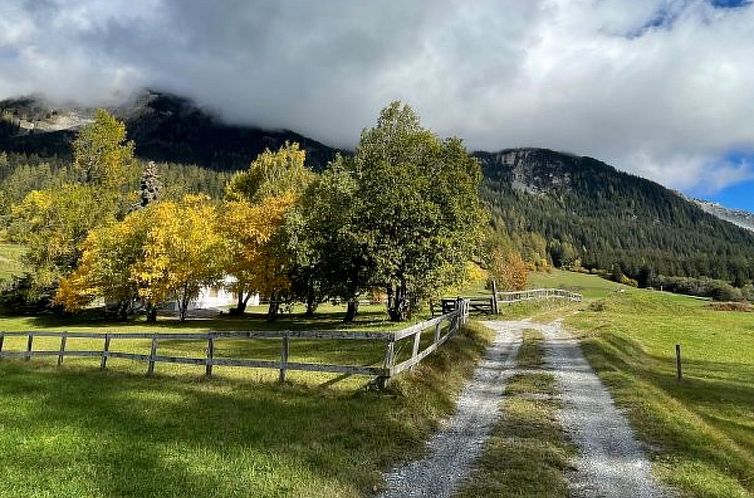 Vakantiehuis mit Garten Tgeasa Schilendra-Lantsch/Lenz