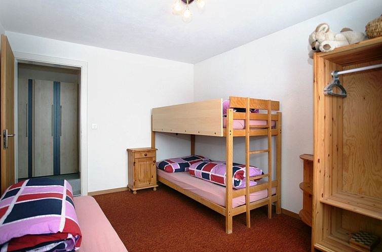 Appartement Tgèsa Pazzola Huonder-Monn, (Bugnei/Sedrun).