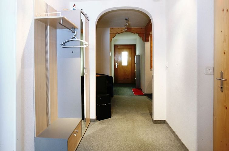 Appartement Tgèsa Pazzola Huonder-Monn, (Bugnei/Sedrun).