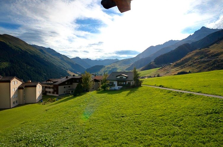 Appartement Tgèsa Garnetsch Zeller, (Sedrun).